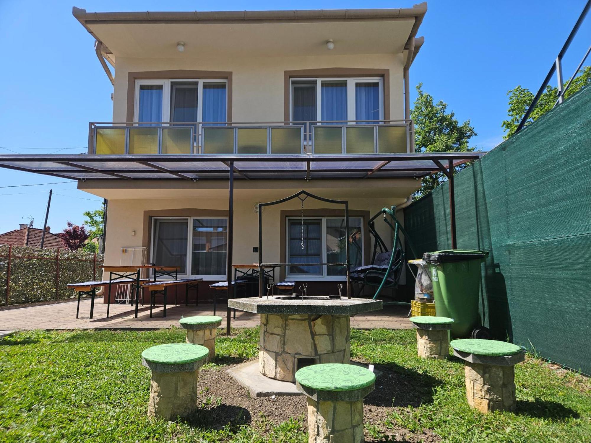 Hajdúszoboszló Ada 2 Apartmanhaz מראה חיצוני תמונה