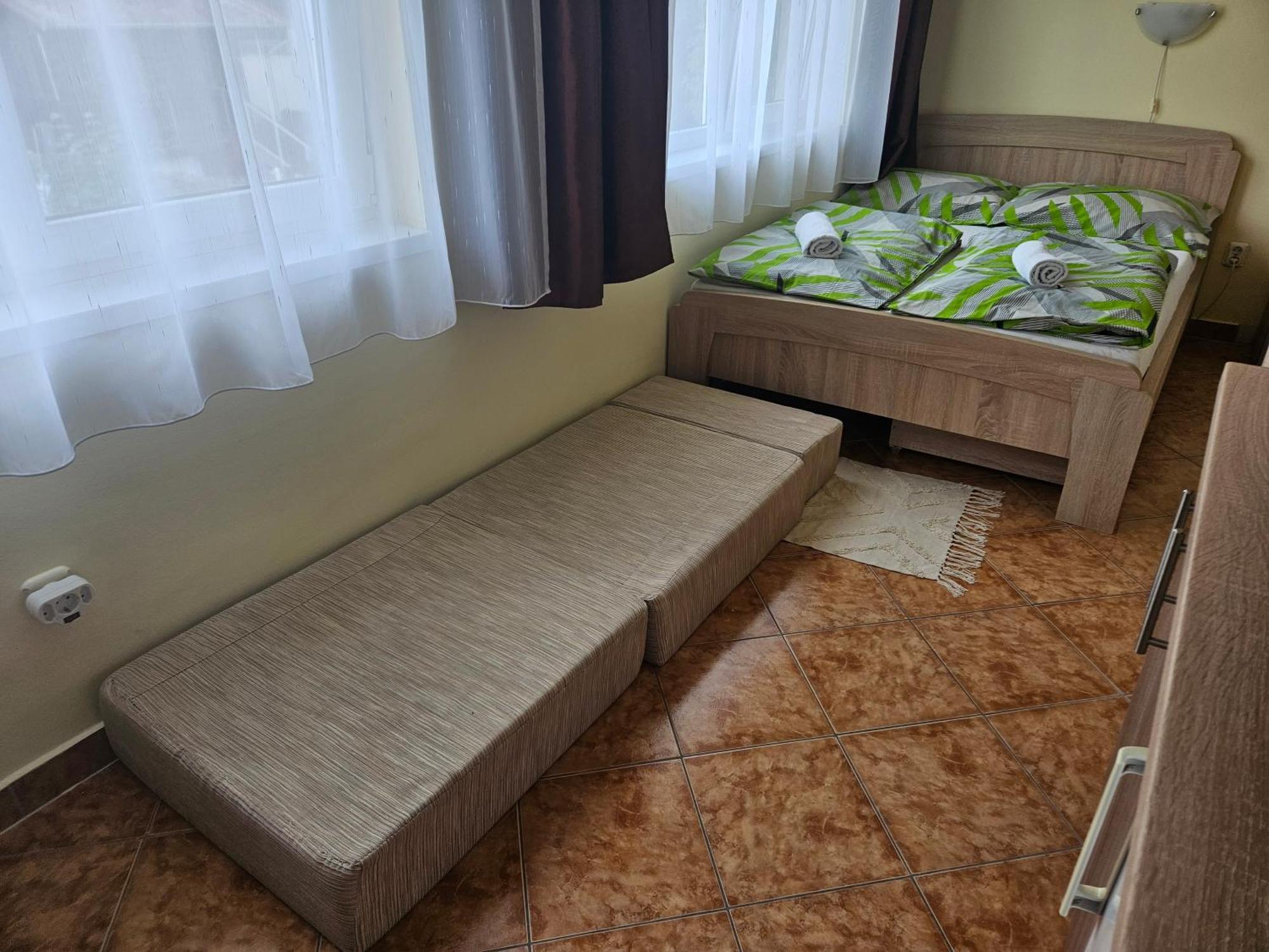 Hajdúszoboszló Ada 2 Apartmanhaz מראה חיצוני תמונה